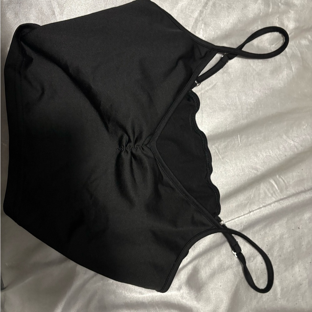 💕free with bundle💕Black Scalloped Edge Cropped Cami crop top